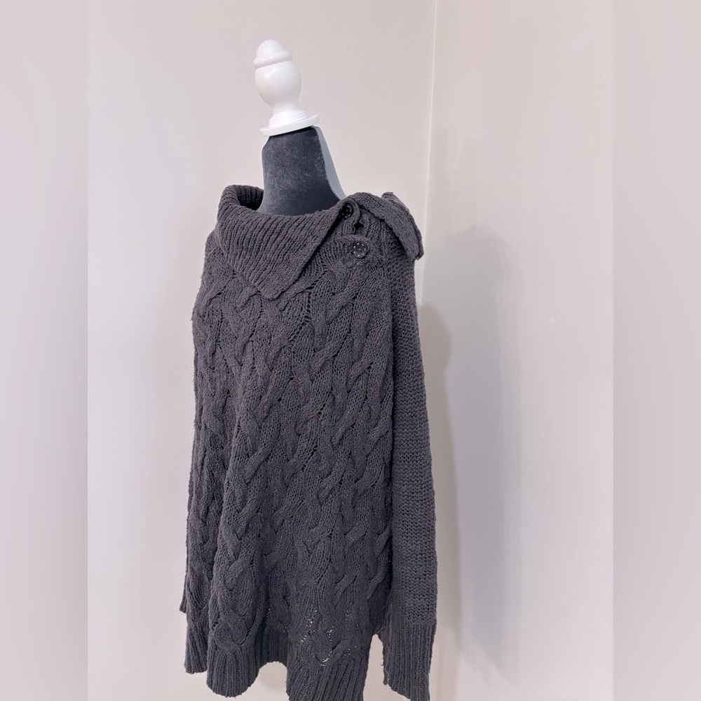 Free People Grey Chunky Cable Knit Sweater With Button Neck Details Size M